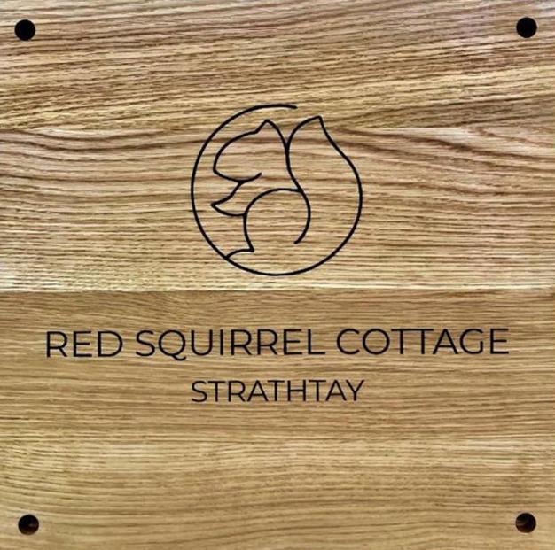 Red Squirrel Cottage Strathtay エクステリア 写真