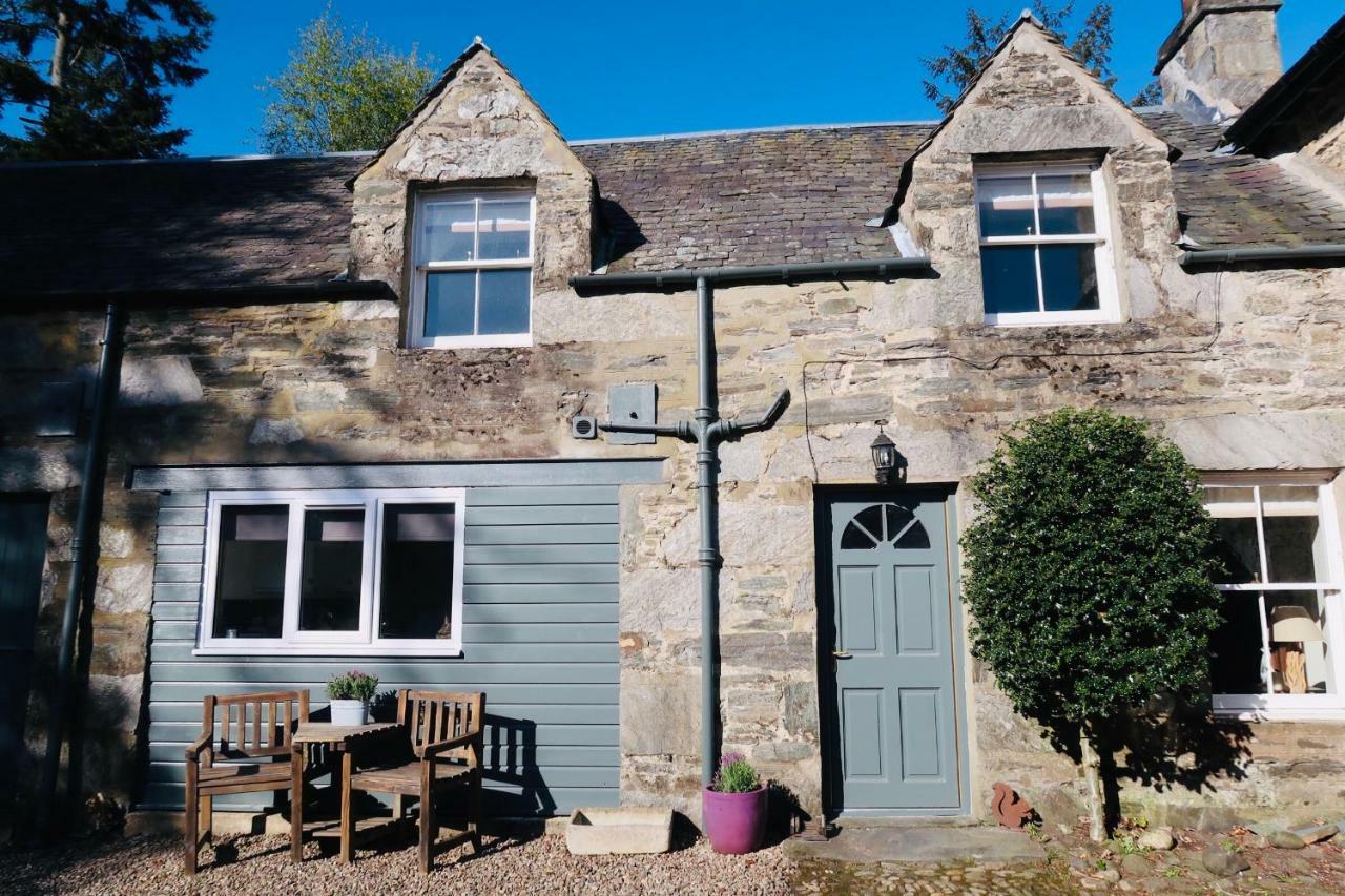 Red Squirrel Cottage Strathtay エクステリア 写真